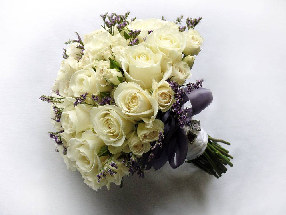 Фиолетовый букет невесты – лучшие сочетания и советы по выбору