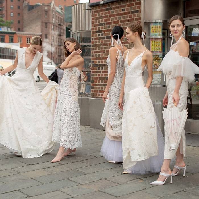 Свадебные платья с кейпом – тренд 2020 года