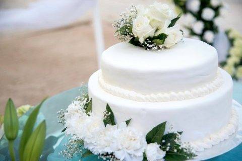 Сиреневый свадебный торт