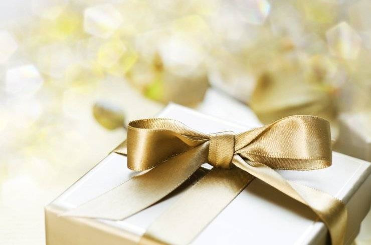 Подарок на свадьбу — оригинальные варианты дорогих и недорогих свадебных подарков. полный обзор лучших идей для подарков молодоженам + фото