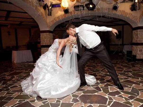 Свадебный танец: первый танец жениха и невесты на свадьбе. как поставить медленный красивый танцевальный номер с сюрпризом?