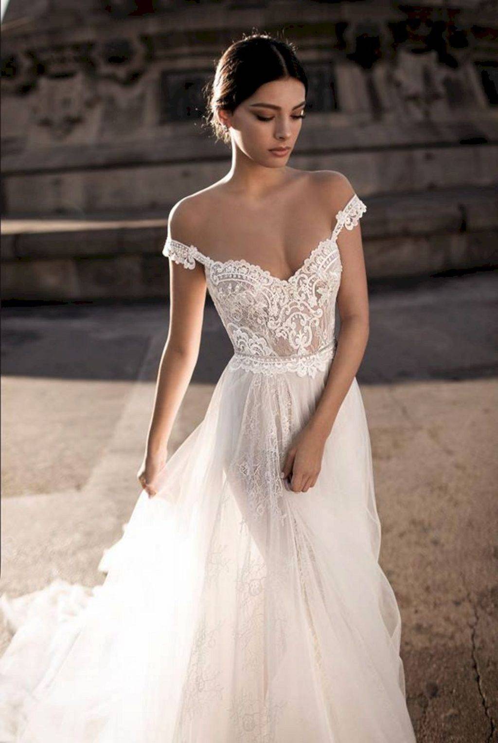 Как выбрать свадебное платье: тип фигуры, цвет платья и фасоны (57 фото)