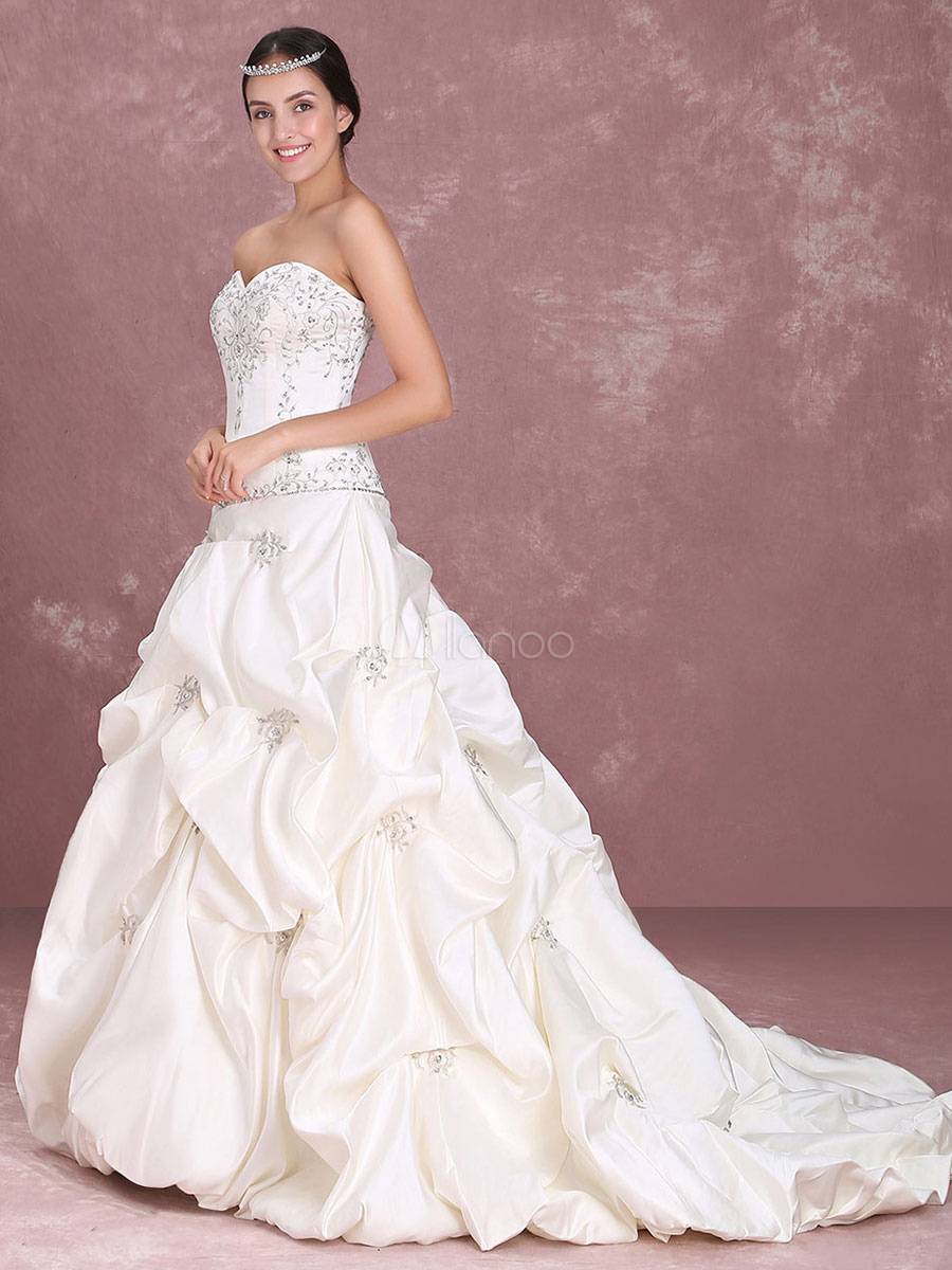 Прямые свадебные платья — выбор модного фасона и лучшие примеры + 64 фото