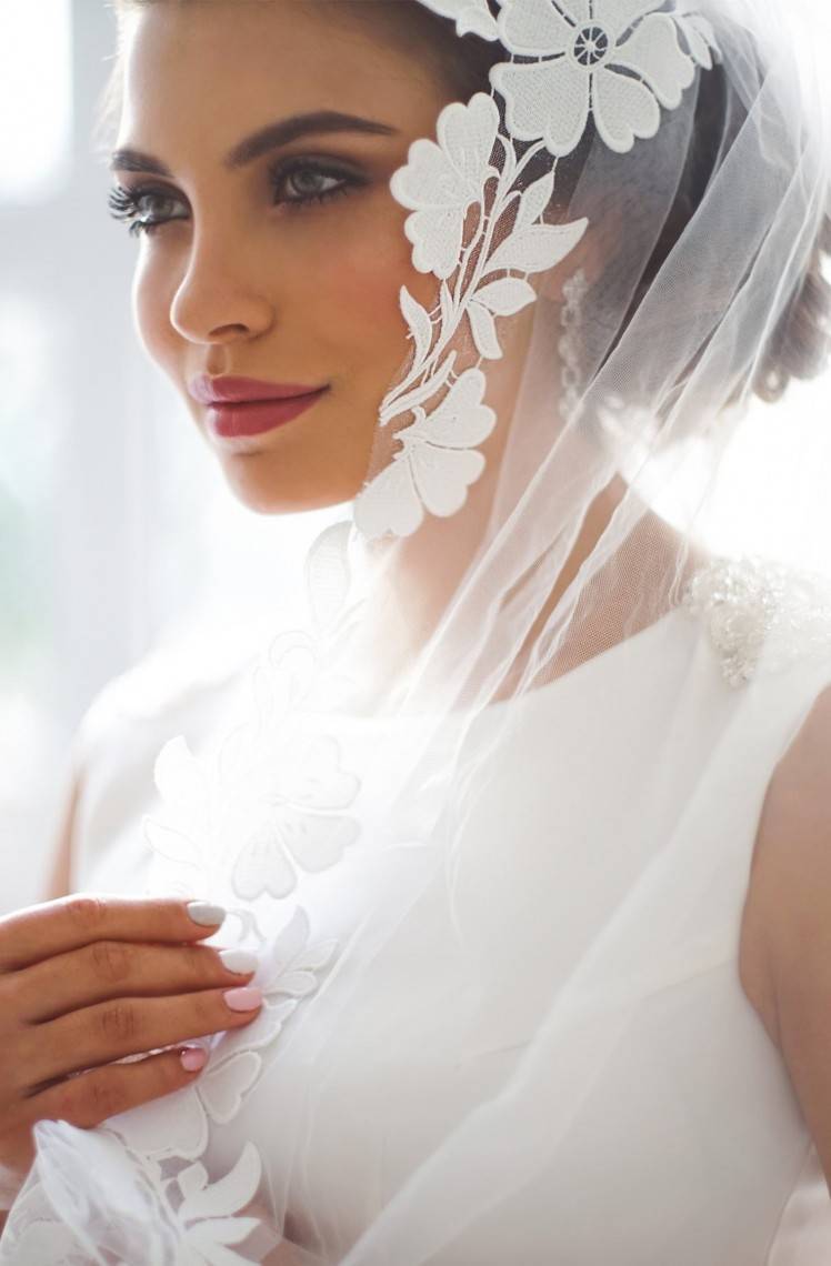 Вместо фаты: свадебные аксессуары на голову невесты