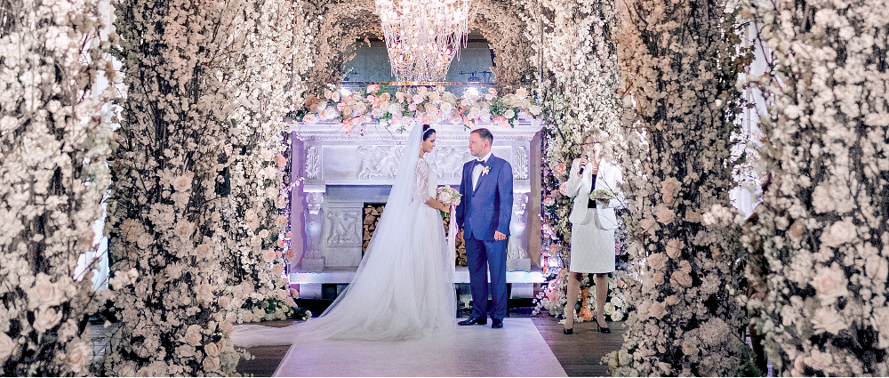 Свадьба в сиреневом цвете фото  украшение в сливовом стиле