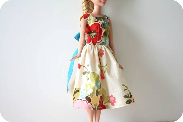 Как сшить платье своими руками: выбор ткани, интересные простые модели платьев для начинающих. как быстро сшить платье на лето своими руками без выкройки?