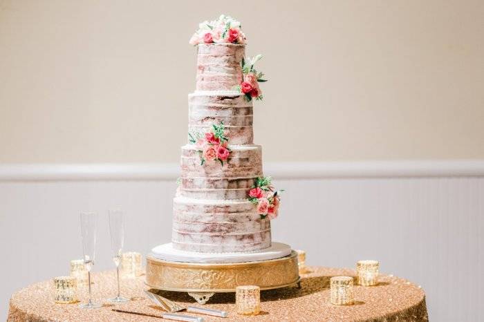Самые красивые трёхъярусные свадебные торты: идеи по оформлению