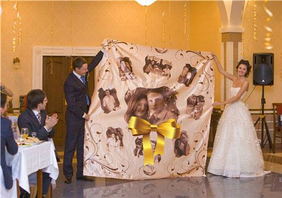 Прикольные подарки на свадьбу молодоженам: идеи и фото