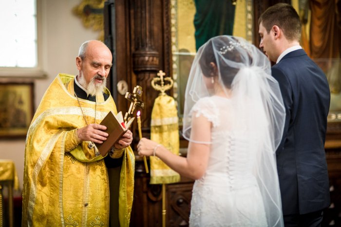 Какими должны быть венчальные кольца согласно церковным канонам?