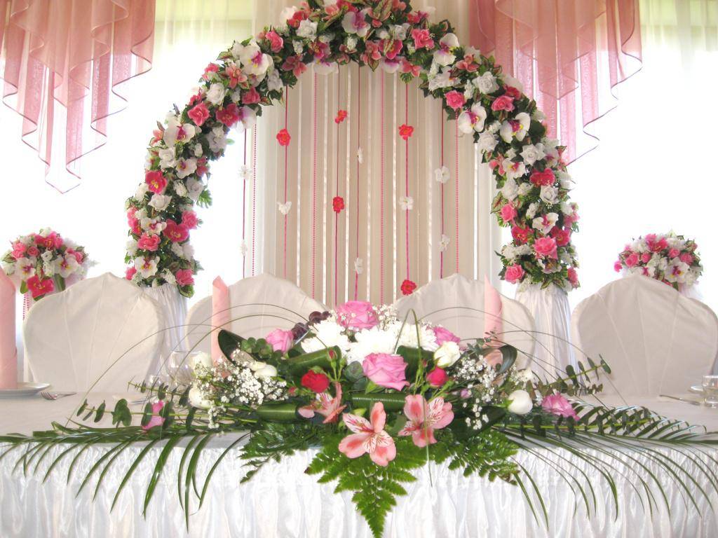 Свадебные арки фото  арка из цветов для свадьбы