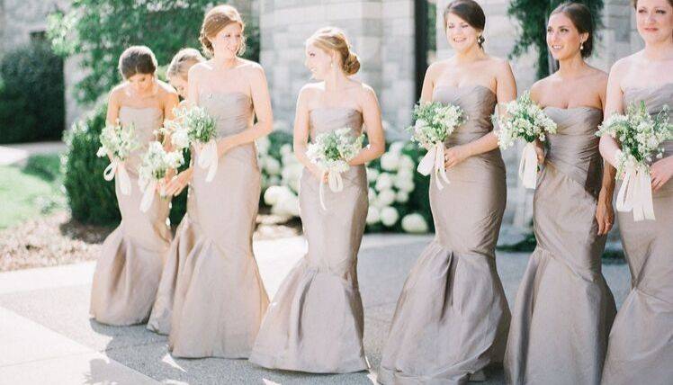 Платье на свадьбу дочери  девушке гостье фото
