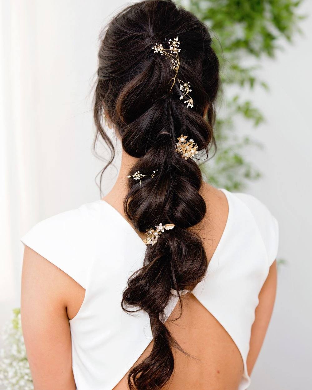 Свадебные прически на короткие волосы: варианты укладок и аксессуаров к ним