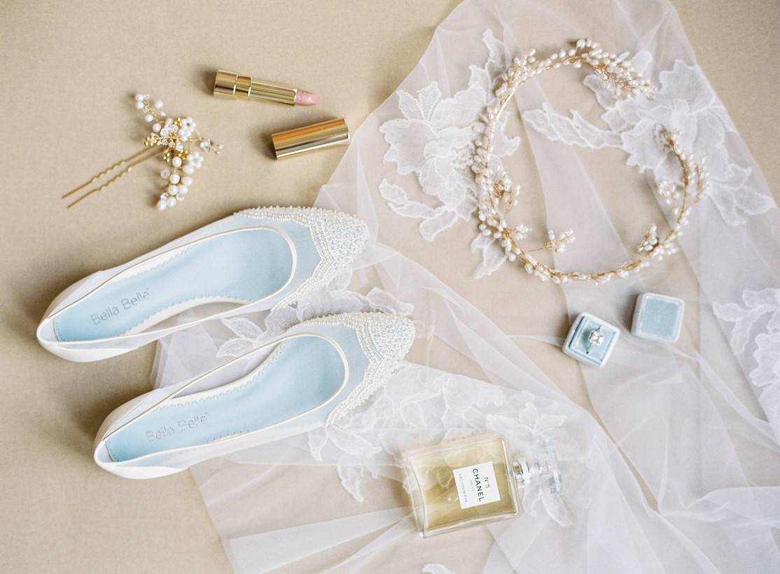 Как выбрать туфли и босоножки на свадьбу: подбираем обувь под платье