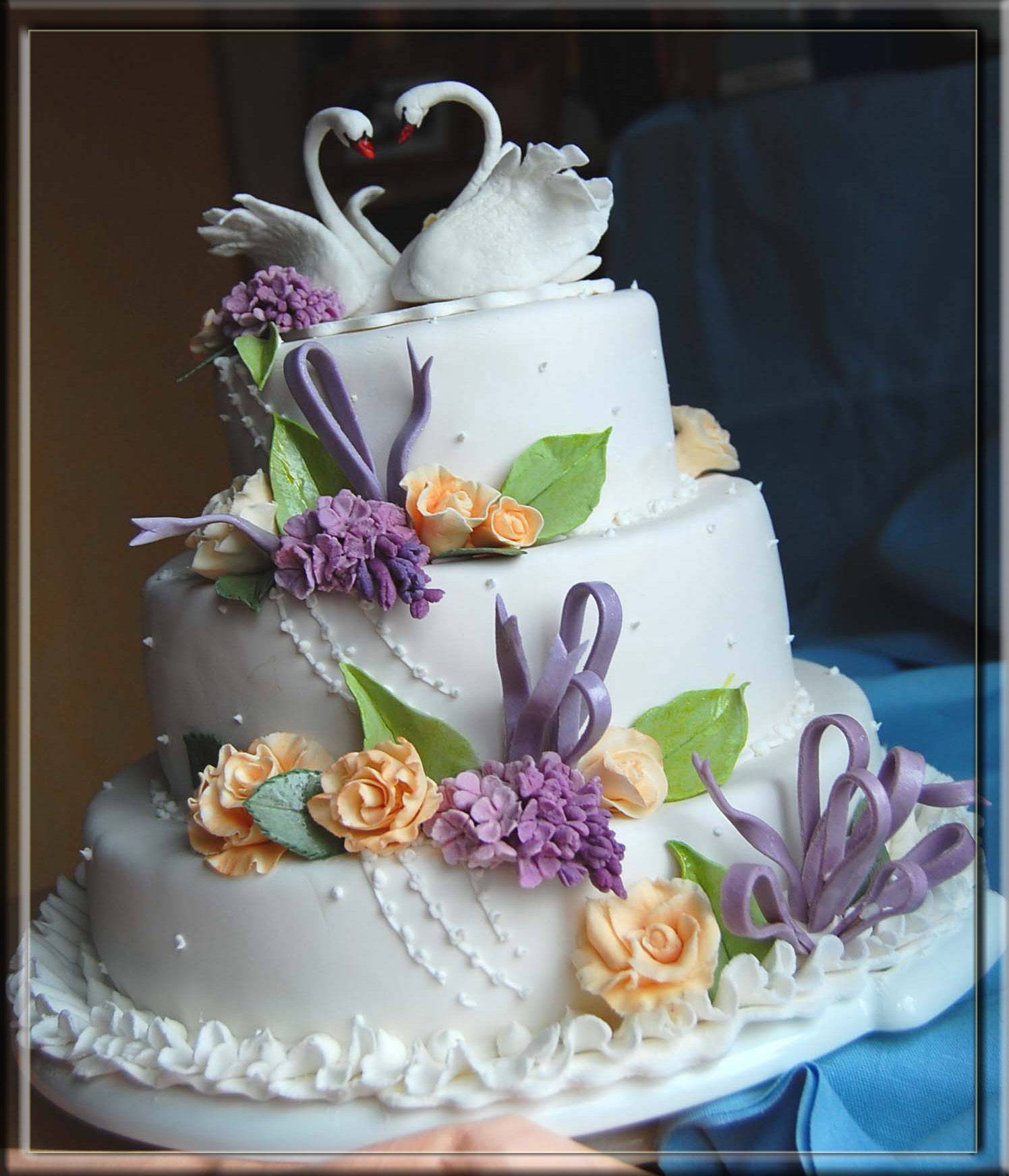 Белый свадебный торт — выбираем размеры и оформление правильно (70 фото + видео)