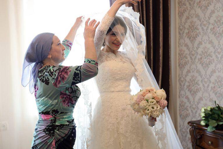 Традиции на свадьбе: русские приметы и обычаи для начала счастливой семейной жизни