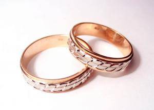 8 «нельзя» для обручального кольца: почему его не стоит снимать, продавать и др.