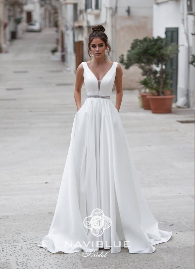 Нужно ли покупать второе платье на свадьбу?