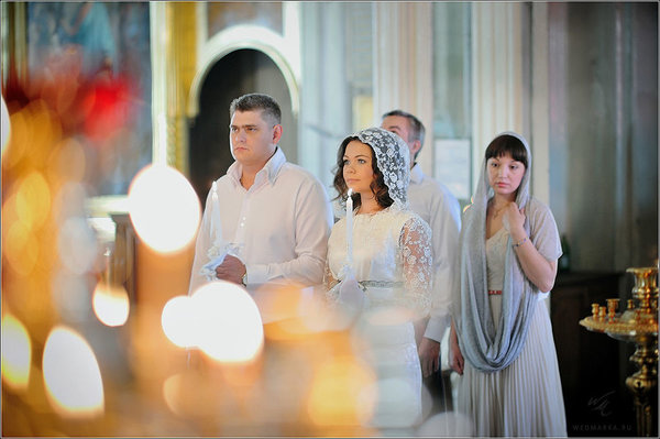 Как проходит и сколько длится обряд венчания в православной церкви в россии?