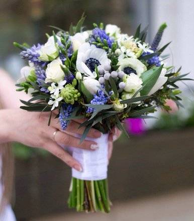 Украшение частного дома живыми цветами к свадьбе. как украсить комнату невесты: полезные советы