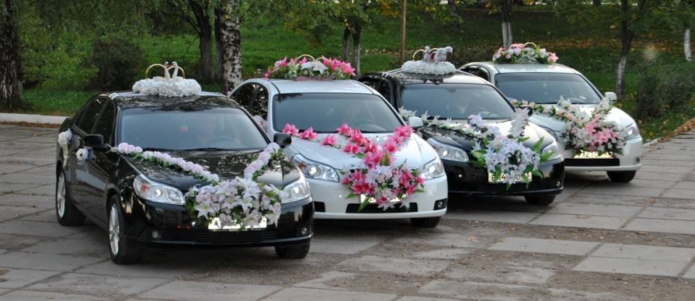 Свадебное украшение машин. 100 фотографий декора праздничных автомобилей. | raznoblog - сайт для женщин и мужчин