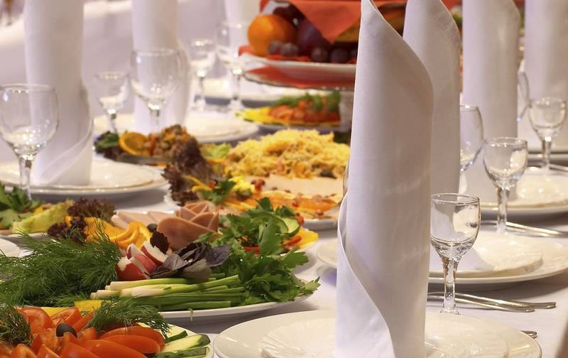 Примерное меню на свадьбу на человека: как рассчитать количество еды в ресторане или кафе?