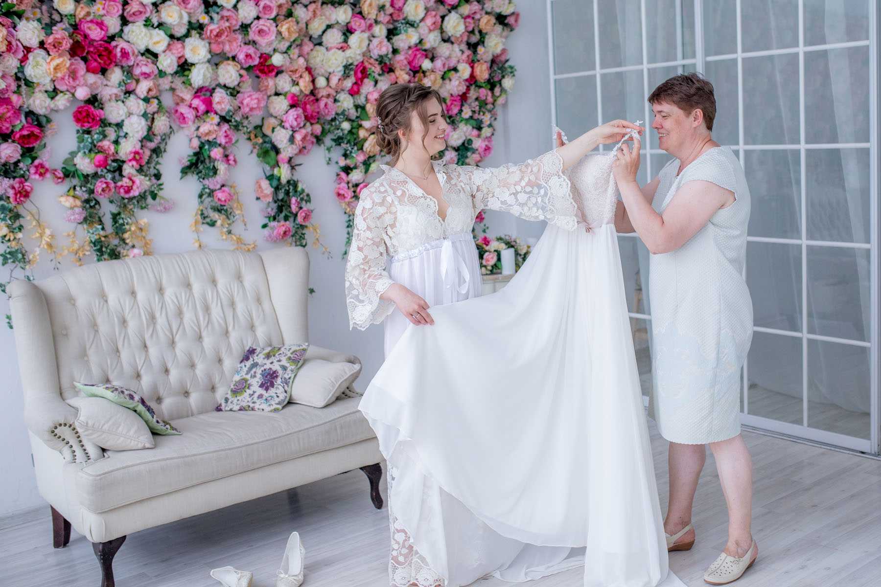Платье на свадьбу для гостей: идеи с фото для лета 2019