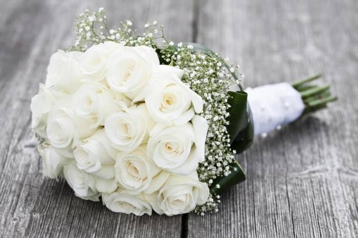 Какие цветы дарить на свадьбу современным парам