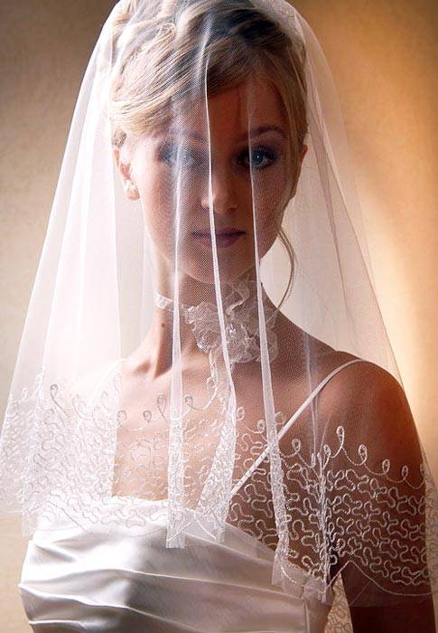 Как выбрать фату к свадебному платью: традиции и рекомендации