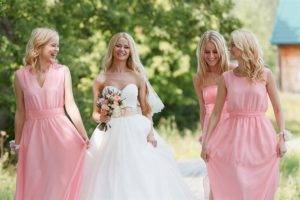 Как правильно выбрать платье к подруге на свадьбу