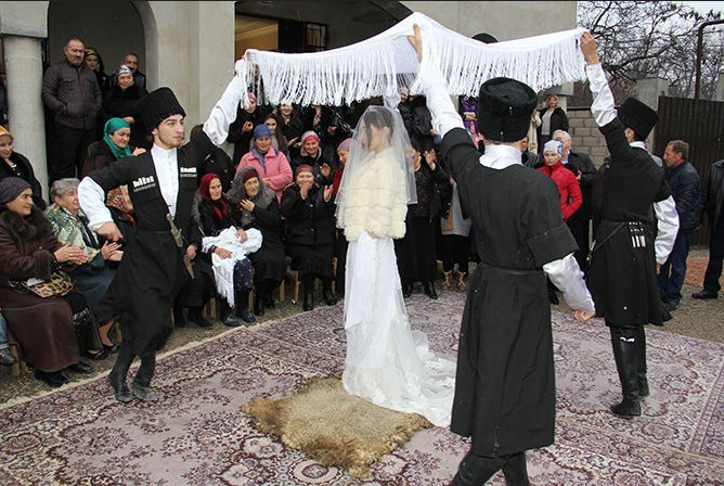 Азербайджанская свадьба (83 фото): как проходят свадебные церемонии в азербайджане? традиции бракосочетания русской невесты и азербайджанца