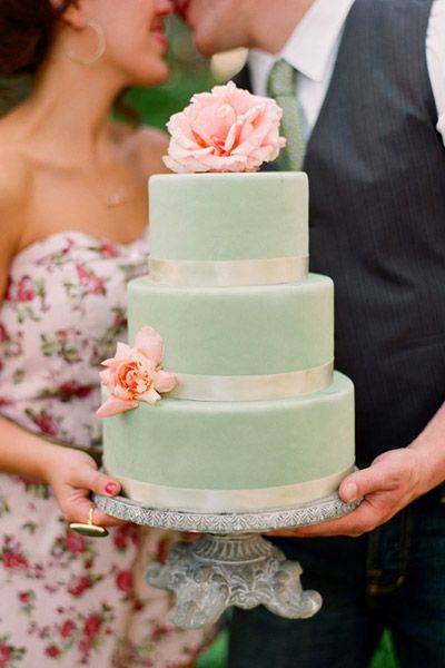 Торт на рубиновую свадьбу (25 фото): как украсить десерт для родителей на 40 лет брака? интересные варианты с кружевом из мастики