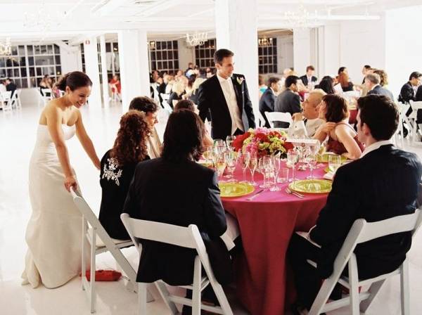 Как составить план рассадки гостей на свадьбе: советы и идеи