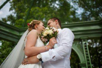 Красивые позы для свадебной фотосессии: основные ошибки и как их избежать