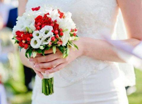 Идеи для бордового свадебного букета невесты