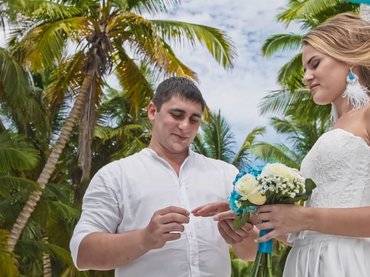 Символические свадебные церемонии за границей