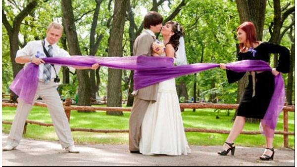 Что делает свидетель на свадьбе: обязанности и приметы для дружка и дружки