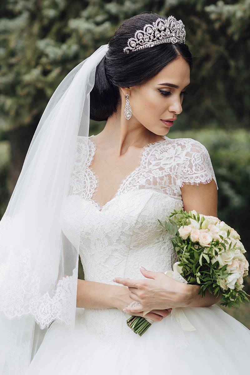 Роскошные свадебные прически в 2020 году: превосходные фото идеи для современных невест