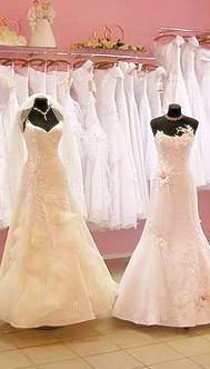 Платье невесты  свадебное, кто должен купить, традиции