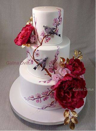 Белый свадебный торт (53 фото): дизайн красно-белых и бело-синих десертов на свадьбу, торты с золотыми и голубыми розами