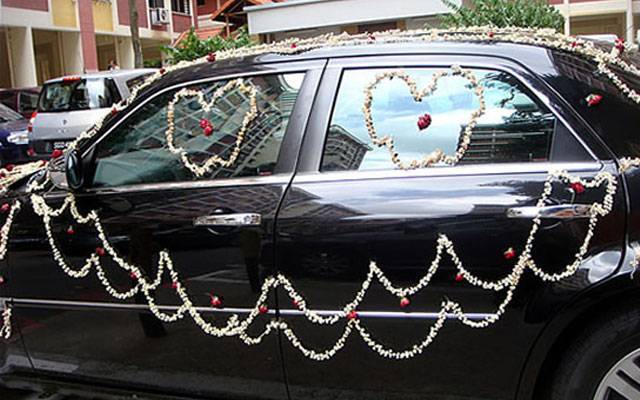 Свадебное украшение машин. 100 фотографий декора праздничных автомобилей.