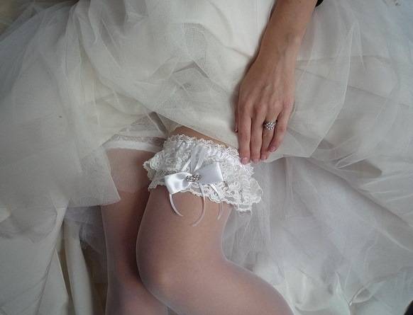 Подвязка невесты — правила создания, ношения и примеры красивого аксессуара (70 фото)