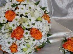 Свадебный букет невесты из роз: белых, красных, розовых (фото)