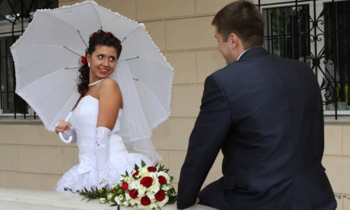 Свадебные украшения своими руками  для жениха и невесты, оригинальная декорация цветами, дизайн