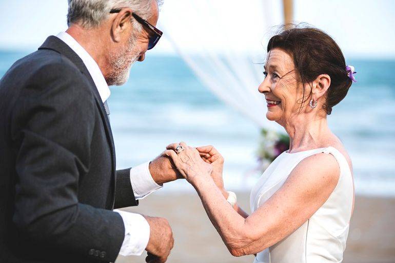 Реально ли выйти замуж после 50? | блог  владелицы брачного агентства