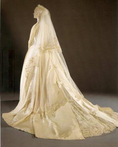 Свадебные платья в вечернем стиле – основные фасоны