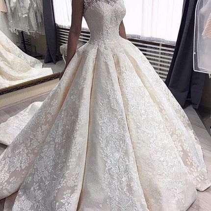 Пышные свадебные платья: выбираем «королевский» наряд