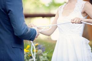 Самые популярные приметы про свадебное платье
