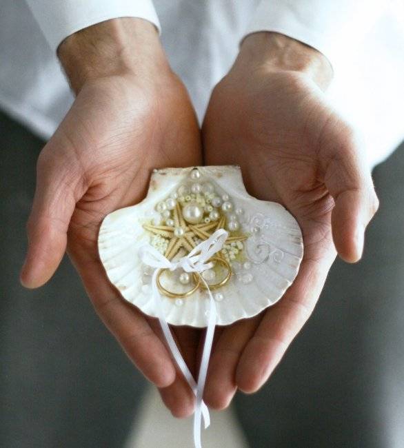 Подушечка для колец на свадьбу (23 фото): мастер-класс по изготовлению свадебной подушки своими руками. размеры и выкройки необычных изделий