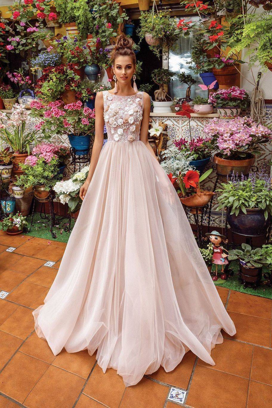 Цветные свадебные платья – для свадьбы в необычном стиле