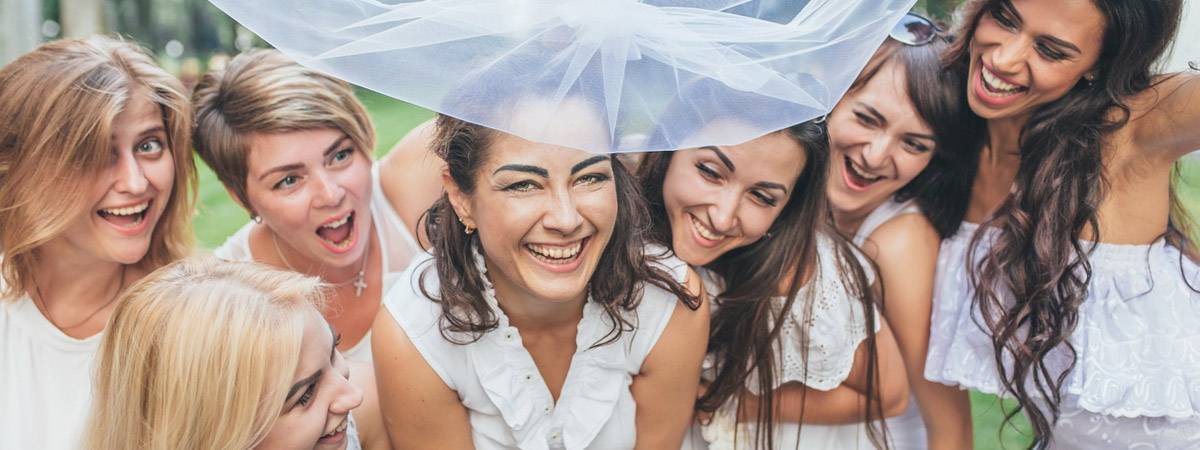 Идеи для девичника перед свадьбой: оригинальные сюрпризы для невесты от подружек. как проводят мероприятие и что на него дарят?
